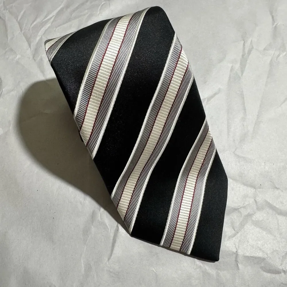 Donald J. Trump Signature Collection Silk Tie Black/White/Silver Striped 60